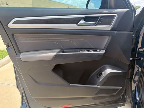 Used 2021 Volkswagen Atlas SE FWD image 22