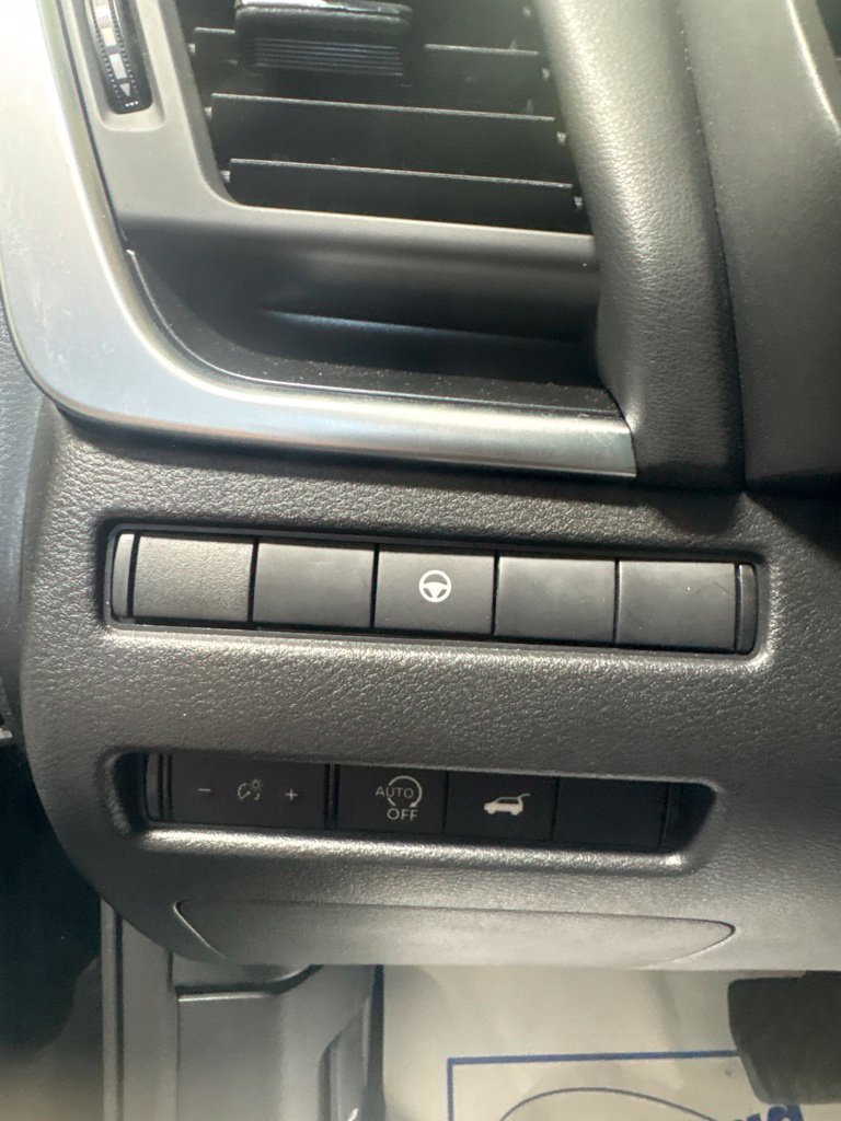 Used 2026 Nissan Rogue SV AWD/4WD image 19