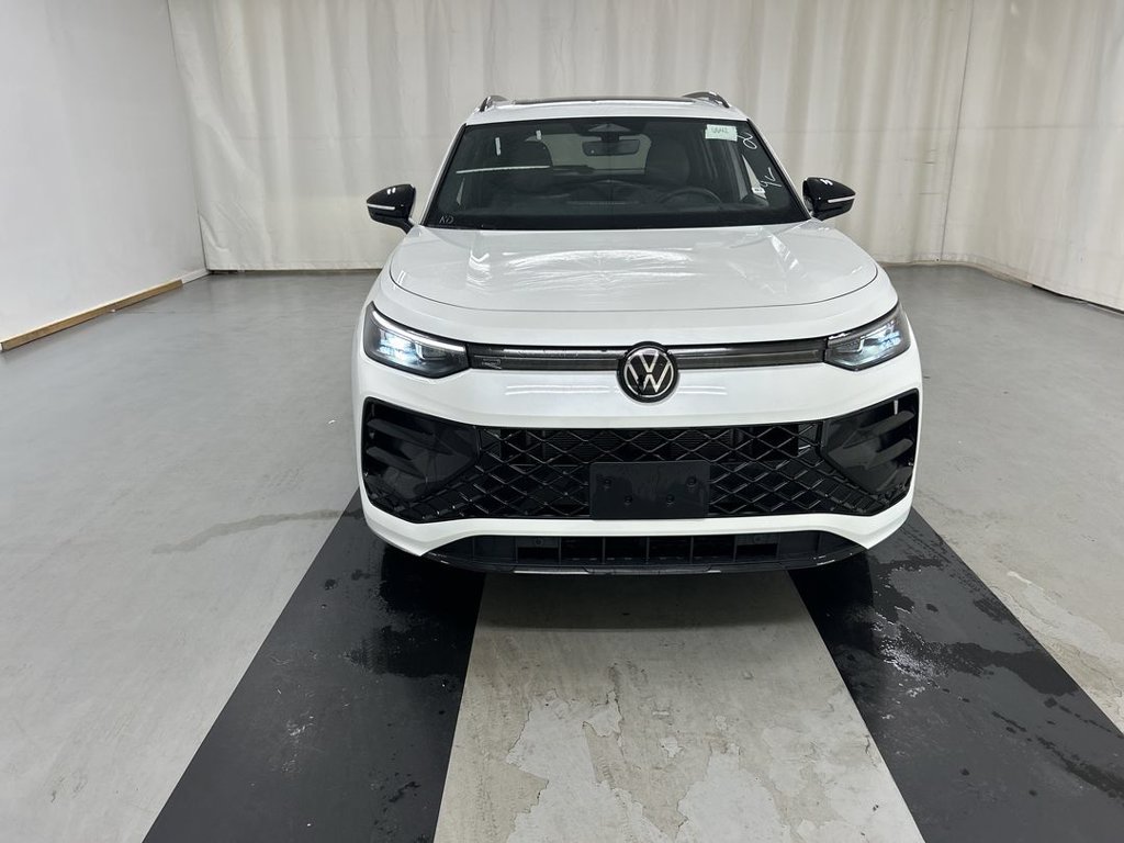 New 2026 Volkswagen Tiguan SE R-Line AWD/4WD image 3