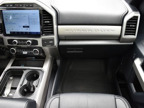 Used 2022 Ford F250 Lariat w/ Black Appearance Package image 40