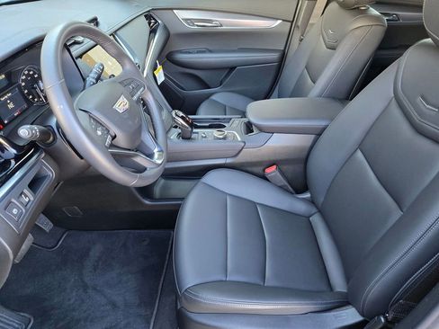 New 2025 Cadillac XT6 Luxury image 11