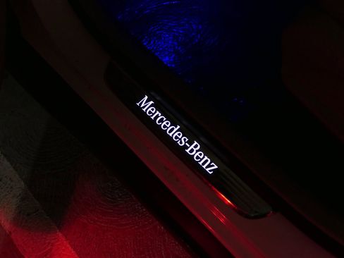 Used 2022 Mercedes-Benz GLC 300 4MATIC w/ Premium Package Lite image 31