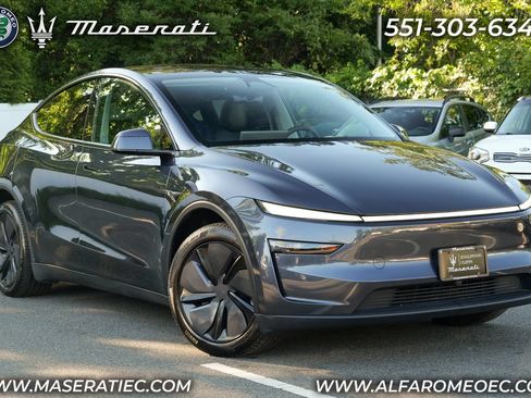 Used 2026 Tesla Model Y 2WD image 1
