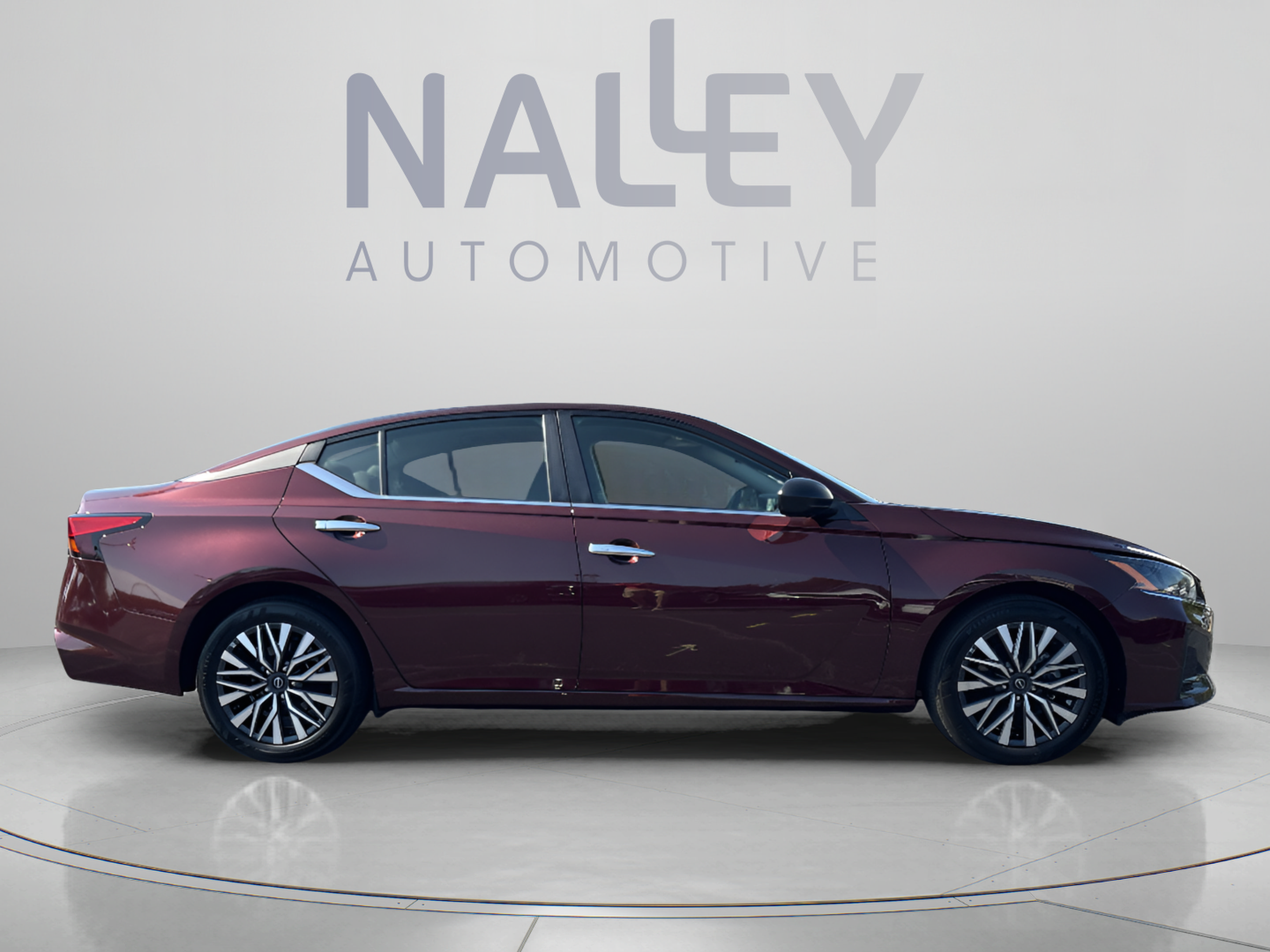 Used 2025 Nissan Altima 2.5 SV FWD image 6
