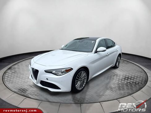 Used 2017 Alfa Romeo Giulia Ti w/ TI Lusso Package AWD/4WD image 1