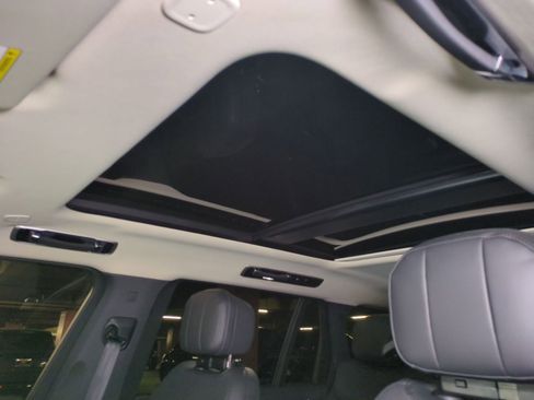 New 2026 Land Rover Range Rover Long Wheelbase SE AWD/4WD image 23