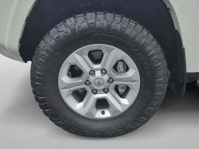 Certified 2024 Toyota 4Runner SR5 Premium w/ Moonroof Package AWD/4WD image 10