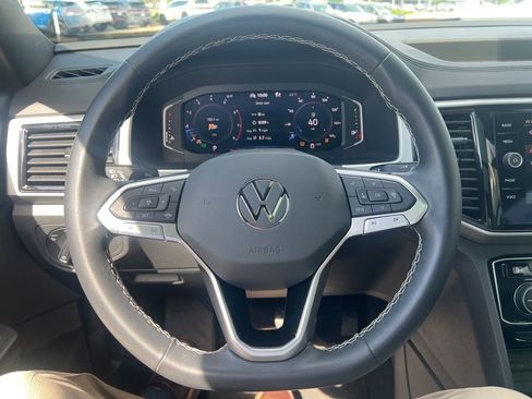 Certified 2023 Volkswagen Atlas Cross Sport SE w/ Panoramic Sunroof Package AWD/4WD image 12