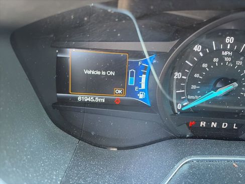 Used 2017 Ford Fusion SE FWD image 3
