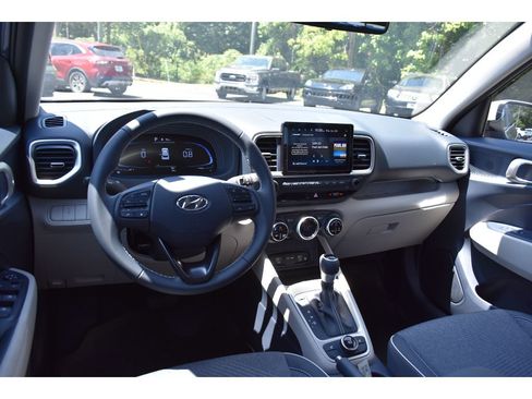 New 2025 Hyundai Venue Limited image 12
