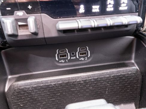 Used 2020 RAM 1500 Laramie image 25