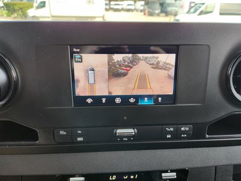 Used 2024 Mercedes-Benz Sprinter 144 Cargo image 19