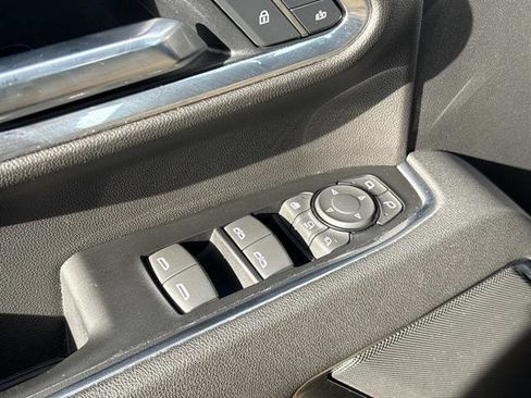 Used 2025 GMC Sierra 2500 SLT image 13