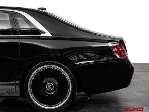 Used 2021 Rolls-Royce Ghost Extended Wheelbase AWD/4WD image 17