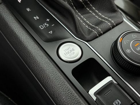 Used 2023 Volkswagen Atlas SE image 18