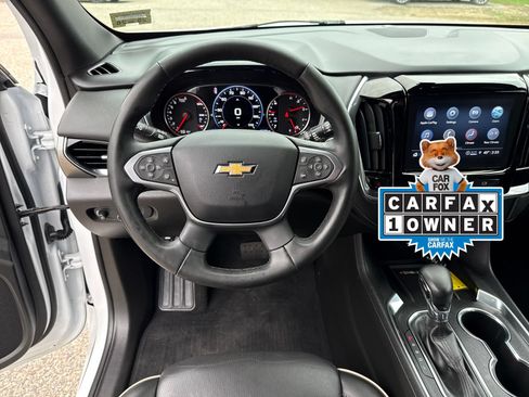 Used 2023 Chevrolet Traverse Premier AWD/4WD image 17