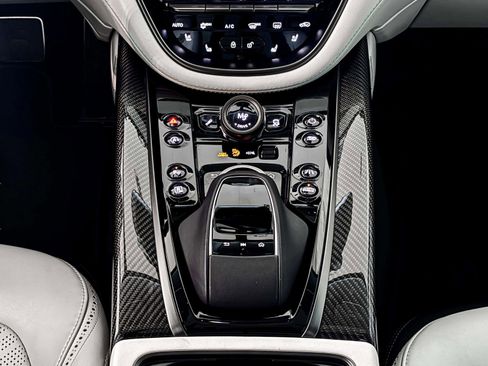 Used 2024 Aston Martin DBX 707 image 22