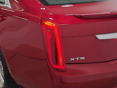 Used 2013 Cadillac XTS Luxury image 34