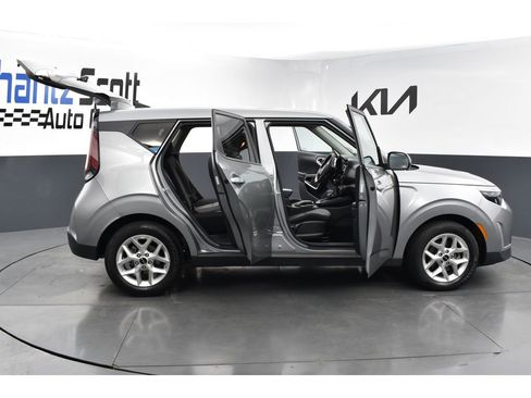 Certified 2023 Kia Soul LX w/ LX Technology Package image 36