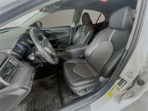 Used 2023 Toyota Camry SE image 20