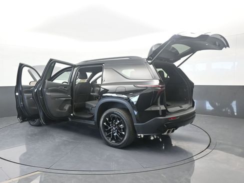 Used 2025 Chevrolet Traverse LT w/ Midnight/Sport Edition image 85