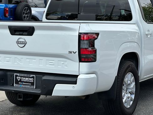 Used 2024 Nissan Frontier SV w/ SV Convenience Package RWD image 8