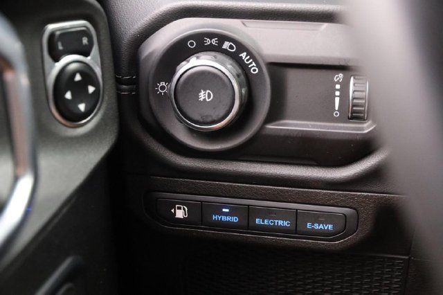 Used 2024 Jeep Wrangler Unlimited Rubicon 4xe AWD/4WD image 21