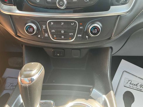 Used 2020 Chevrolet Traverse LT FWD image 15