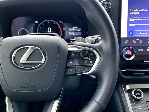 Used 2025 Lexus GX 550 w/ Accessory Package (2T) image 25