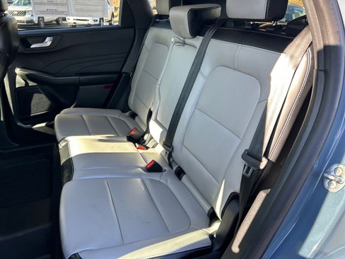 Certified 2025 Ford Escape Platinum image 9