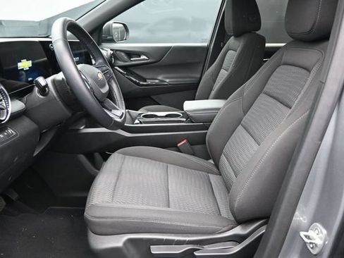 Used 2025 Chevrolet Equinox LT AWD/4WD image 12
