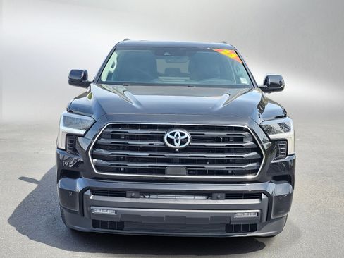 Used 2023 Toyota Sequoia SR5 w/ SR5 Premium Package AWD/4WD image 9