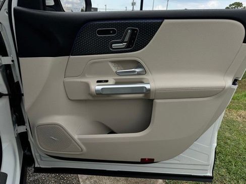 Certified 2025 Mercedes-Benz GLB 250 image 19