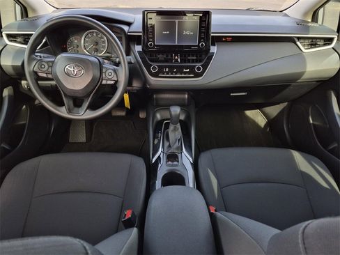 Used 2022 Toyota Corolla LE image 31
