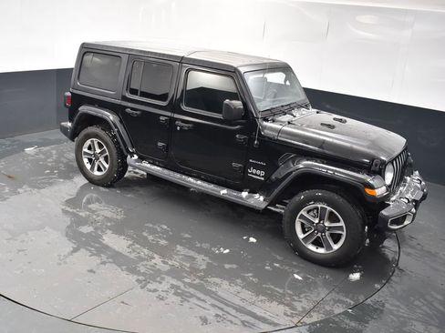 Used 2019 Jeep Wrangler Unlimited Sahara image 36