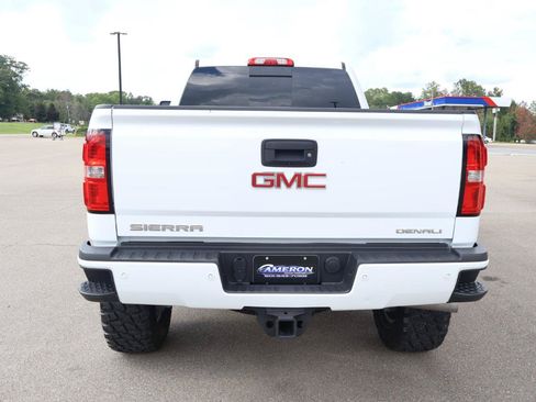 Used 2017 GMC Sierra 2500 Denali w/ Duramax Plus Package AWD/4WD image 7