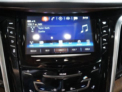 Used 2020 Cadillac Escalade Premium Luxury RWD image 31