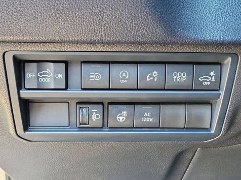 Used 2025 Toyota Tundra SR5 w/ SR5 Premium Package AWD/4WD image 27
