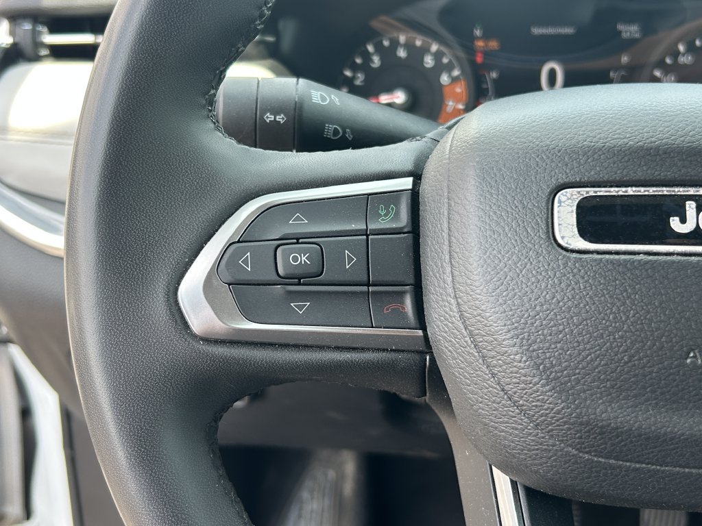 Used 2023 Jeep Compass Limited AWD/4WD image 19