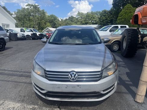 Used 2012 Volkswagen Passat 2.5 S FWD image 3