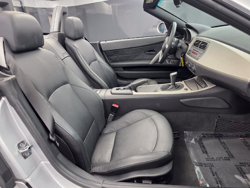Used 2004 BMW Z4 3.0i RWD image 28