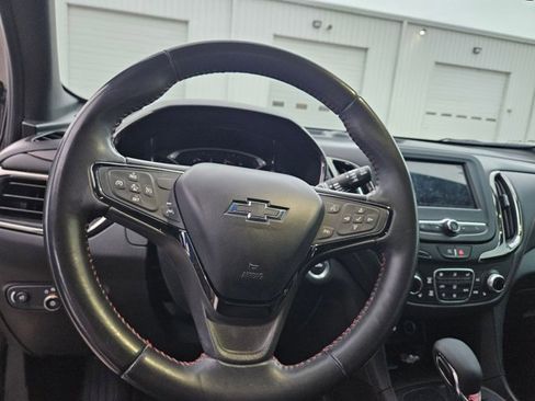 Used 2022 Chevrolet Equinox RS FWD image 12