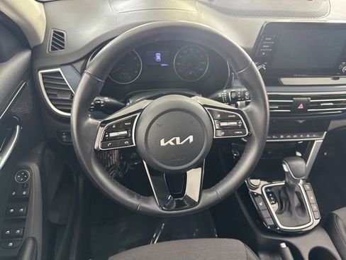 Used 2023 Kia Seltos S AWD/4WD image 28