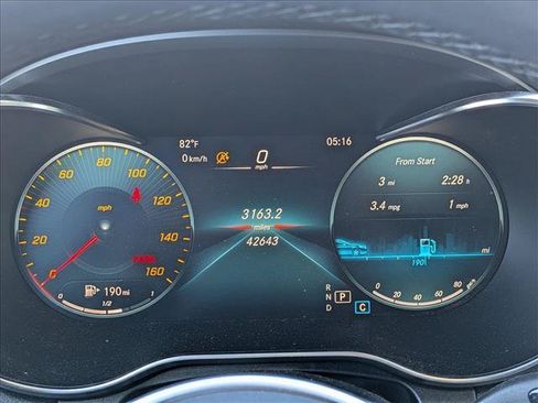Used 2021 Mercedes-Benz GLC 300 4MATIC image 10