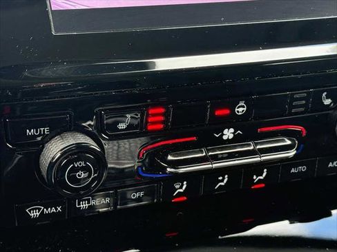 Certified 2023 Jeep Grand Cherokee Laredo w/ Luxury Tech Group I image 26