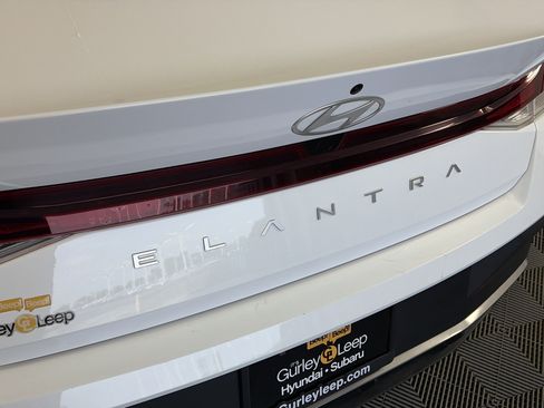 Used 2024 Hyundai Elantra SEL FWD image 15