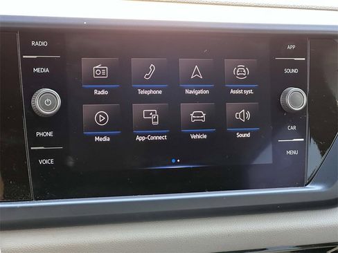Used 2022 Volkswagen Taos SE image 3