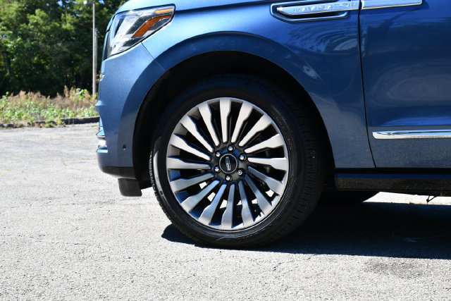 Used 2019 Lincoln Navigator Reserve AWD/4WD image 12