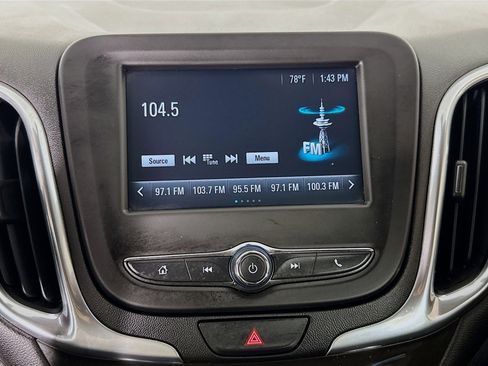 Used 2018 Chevrolet Equinox LT image 17