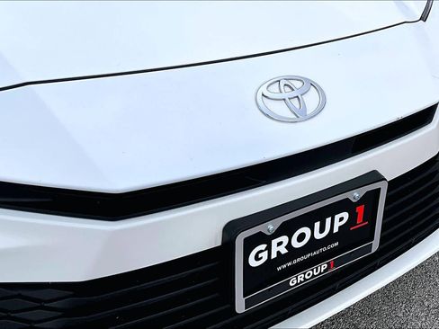 Used 2025 Toyota Camry LE image 30